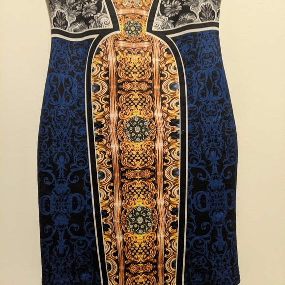 Patterned Dress - Picture 4 of 6